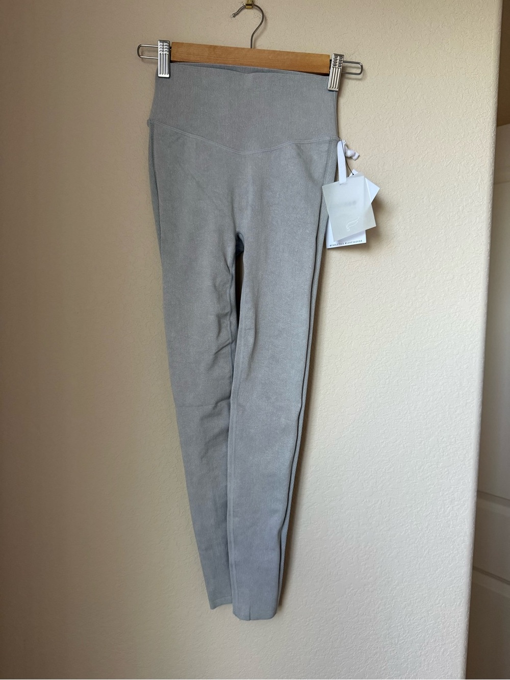 BNWT Fabletics Luxe360 Sculptknit Legging Size Small